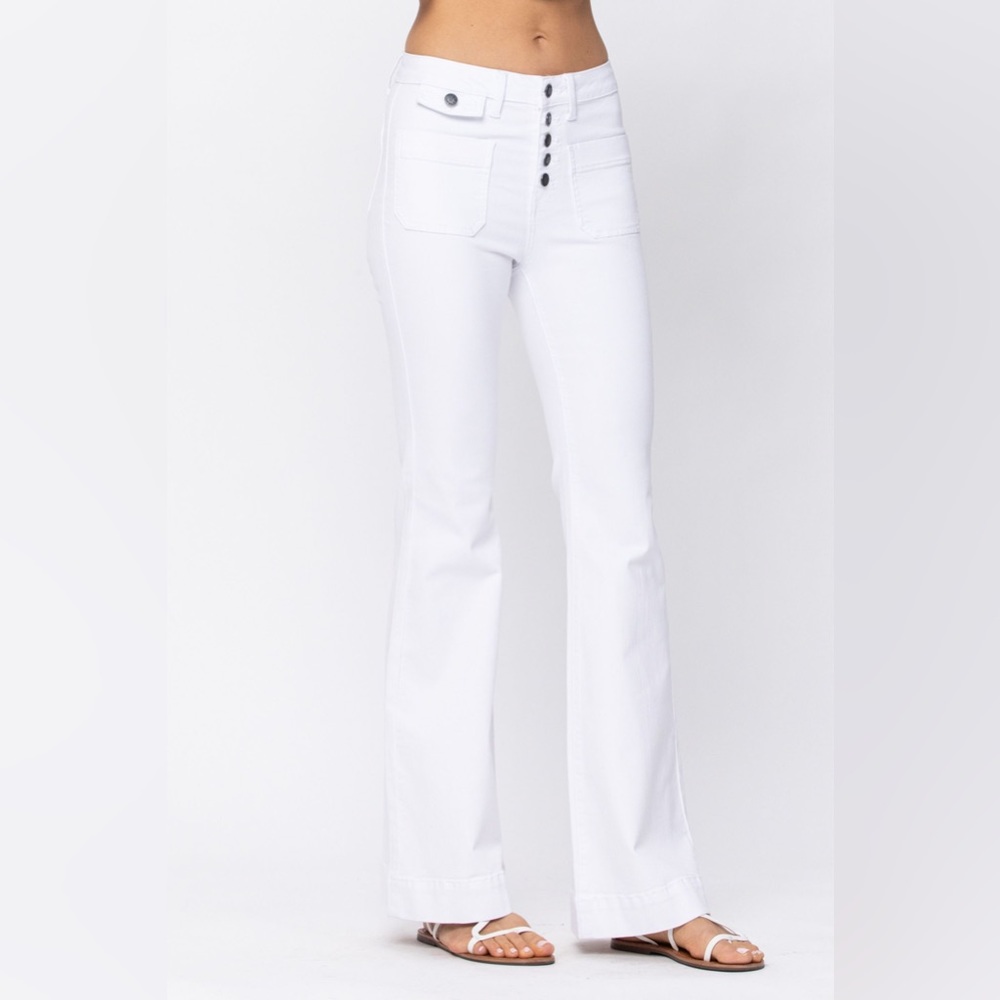JUDY BLUE | High Rise Button Fly Patch Pocket Flares - White - NWT - Picture 2 of 9